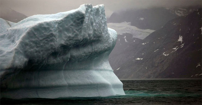 Every second 14,000 tons of water flows into the sea because the Arctic ice melts