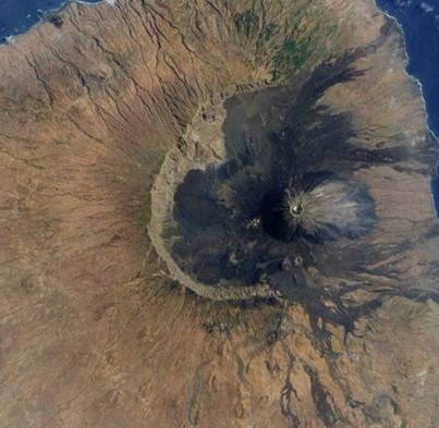 Evidence of collapsing volcanoes that cause the greatest tsunami in history