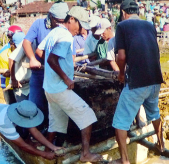 Excavating a grave in the 19th century