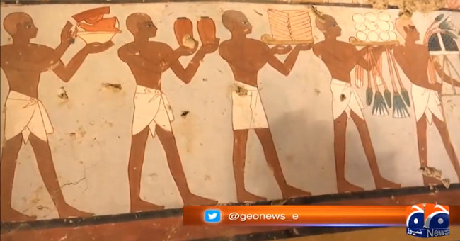 Excavating Egyptian tomb 3,500 years contains mummies