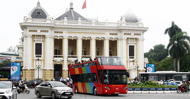 Experience the first two-floor convertible bus in Hanoi