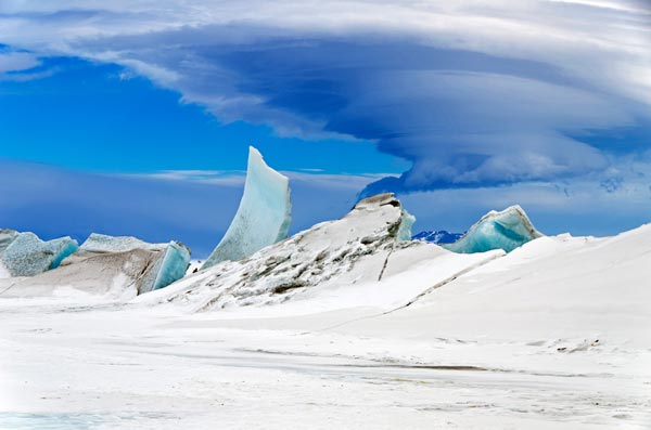 Explain the cause of the Southern ice blue