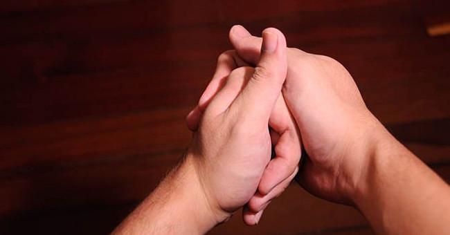 Explain the cries when breaking the knuckle joint