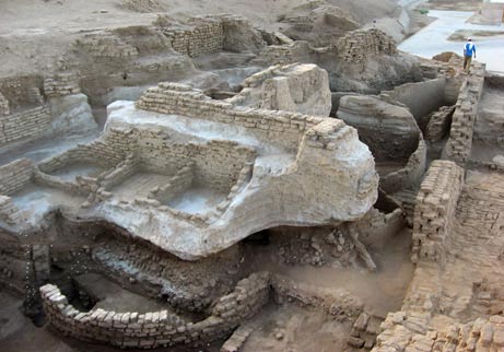 Explore the ancient Egyptian residential area
