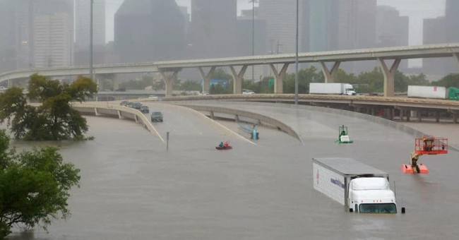 Factors promoting super typhoon pouring 34 billion m3 of water into Texas