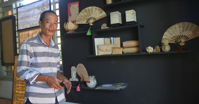 Fancy with paper made from water coconut in Hoi An
