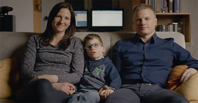 Father creative 3D orthopedic device to help brainstorm walk