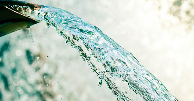 Filter the poison in water with materials from cheap sugar molecules