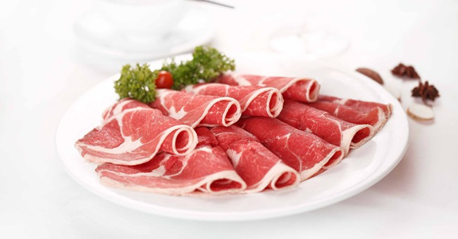Find a method to help eat lamb effectively like eating fish