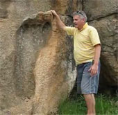 Find ancient giant footprints in Africa