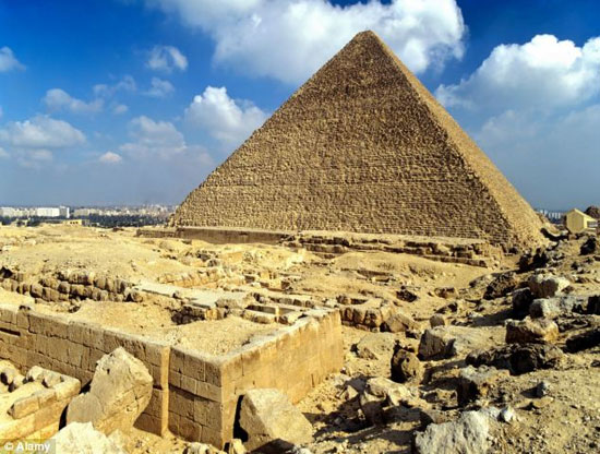 Find strange pictures, can decipher the pyramid mystery
