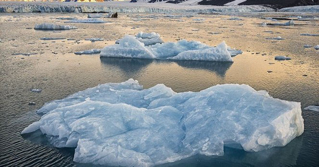 Finding a solution to slow the speed of ice melting is surprisingly simple!