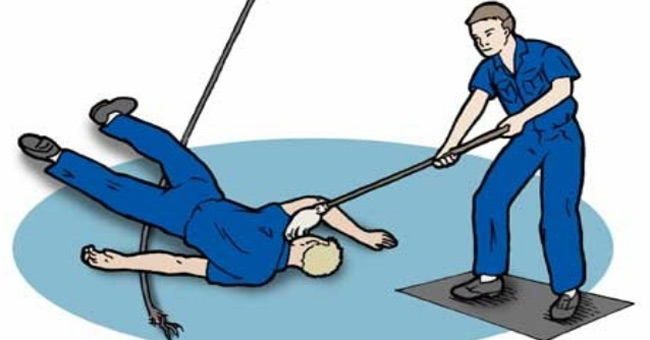 First aid when electrocuted