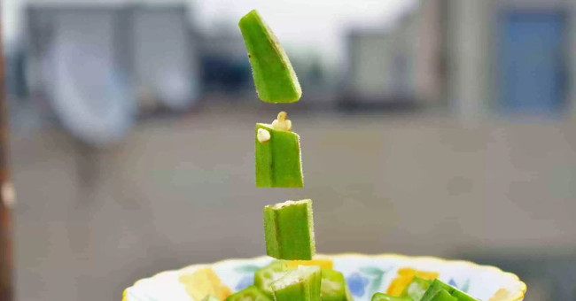 Floating food - New innovation to attract strangers