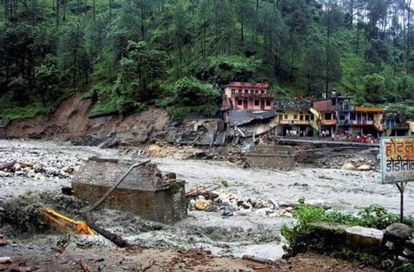 Flooding in India and the Philippines, 45 people died