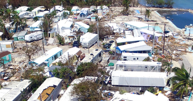 Florida after super typhoon century Irma: Dark, flooding and ruin