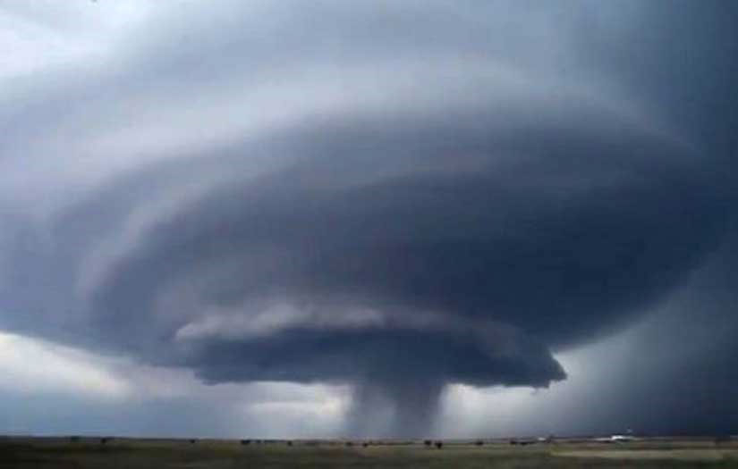 Flying saucer clouds - mother of the water cannon