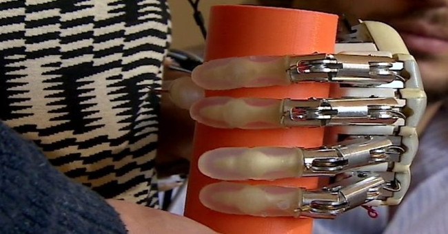 For the first time successfully built robotic arms with human touch