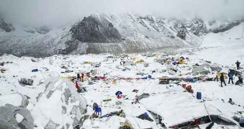 Found 100 snow-covered corpses buried in Nepal