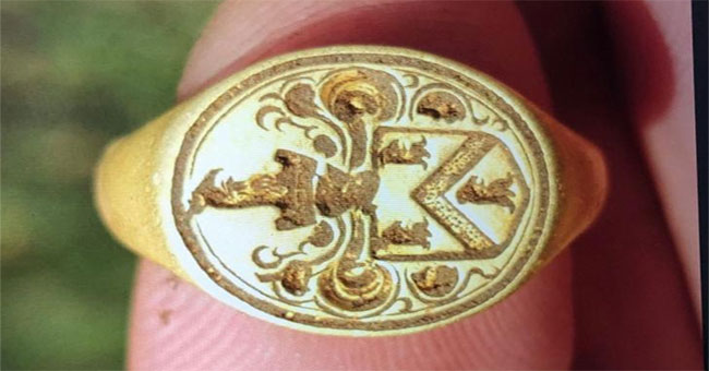 Found a 500-year-old neck ring in an abandoned land