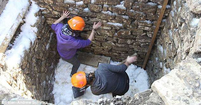 Found a refrigerator from ancient Rome?