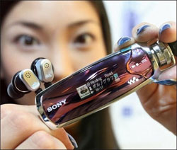 French Consumer Association sues Sony