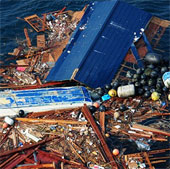 Garbage island is twice as large as Vietnam's land area about to dock