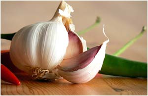 Garlic helps reduce cholesterol?