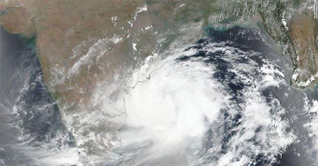 Giant super typhoon threatens 100 million Indians