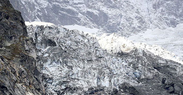 Glaciers on Mount Mont Blanc are at risk of collapse