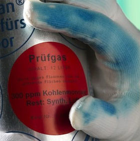 Gloves warning of toxic substances