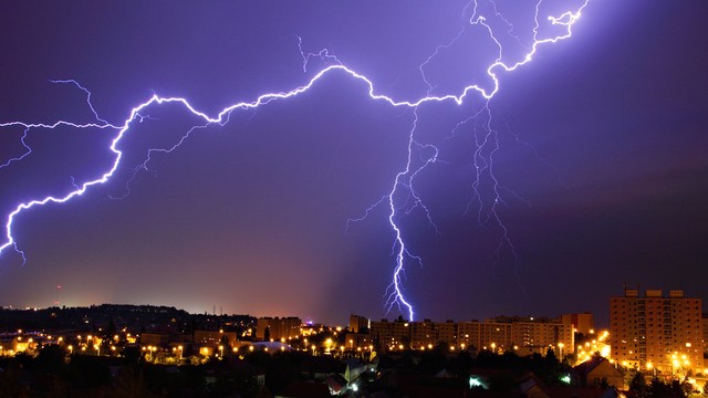 Google lost part of the data because it was hit by lightning