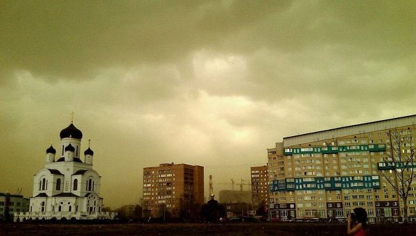 Green clouds appear in Russia