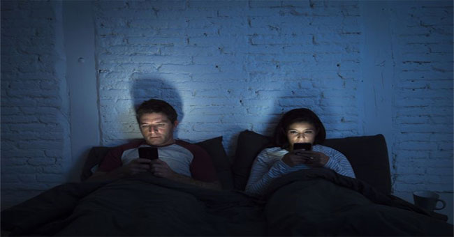 Green light on smartphones increases the risk of cancer