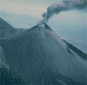 Guatemala alarmed when Pacaya's volcano