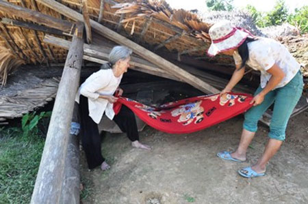 Ha Tinh: Tornadoes devastated hundreds of houses