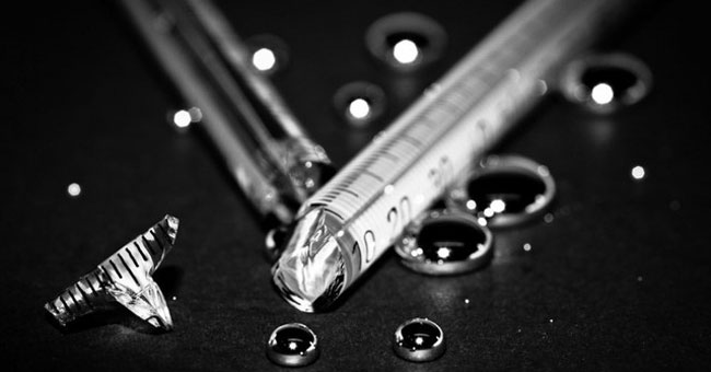 Handle when the thermometer breaks to avoid mercury poisoning