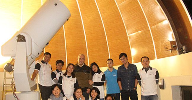 Hanoi people will be watching the sky with the largest telescope