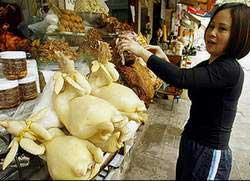 Hanoi: Quarantine in the market is too loose