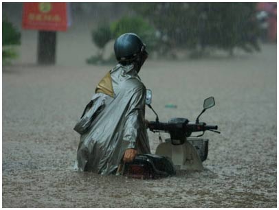 Hanoi suffered the biggest rain in 35 years