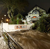 Heavy rain in the UK, 800 houses were flooded
