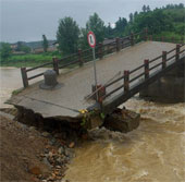Heavy rains in southern China killed 26 people