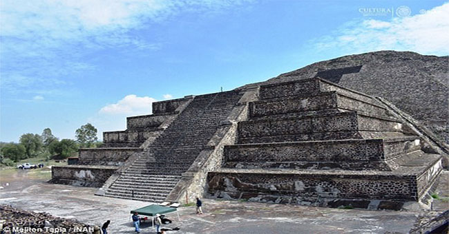 'Hell' full of heterogeneous remains under the moon pyramid