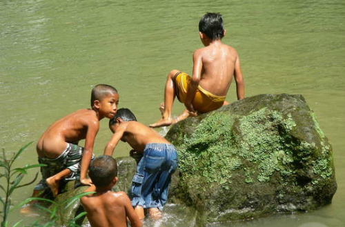 Help your child prevent and respond to drowning accidents
