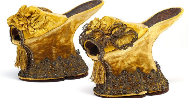 High shoes up to 50cm: The standard of beautiful women in the Middle Ages