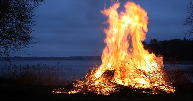 History of artificial light sources: From fire to laser