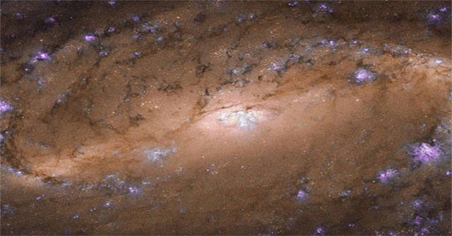 Hold your breath in front of the magnificent image of the galaxy 30 million light-years away