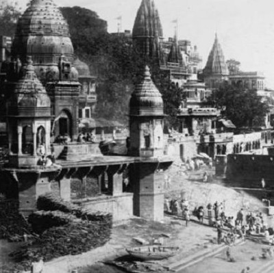 Holy land on the Ganges River and cremation origin in India