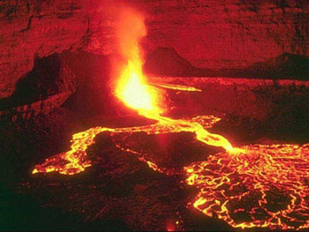Horrifying videos of volcanic eruptions in Hawaii