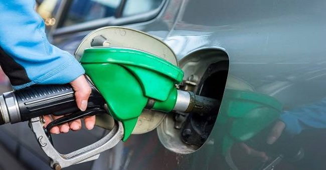 Hot sun, should we fill up car and motorcycle fuel tanks?